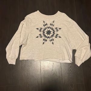 Universal thread size medium cropped star sweatshirt